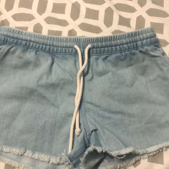 American Eagle Outfitters Pants - jean board shorts
